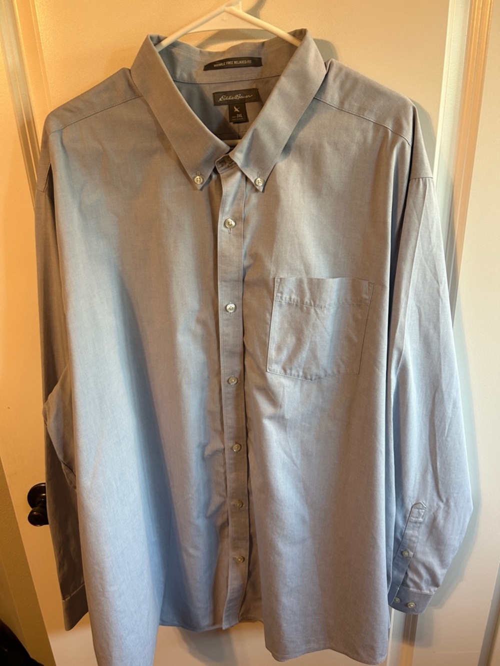 Eddie Bauer Light Blue Button-Down Dress Shirt for Men 0008